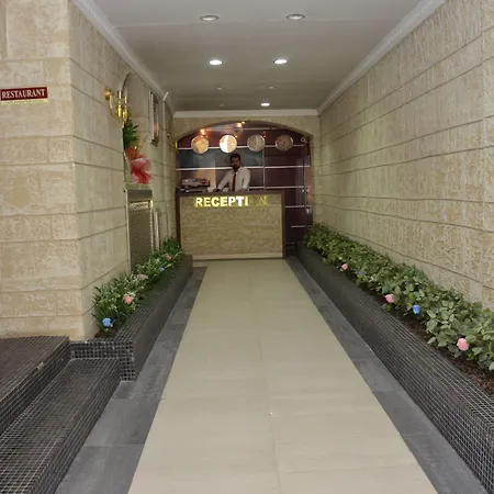 Отель Parlamenter 2*