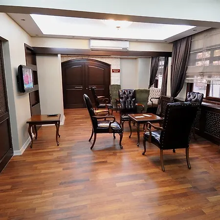 מלון Parlamenter 2*