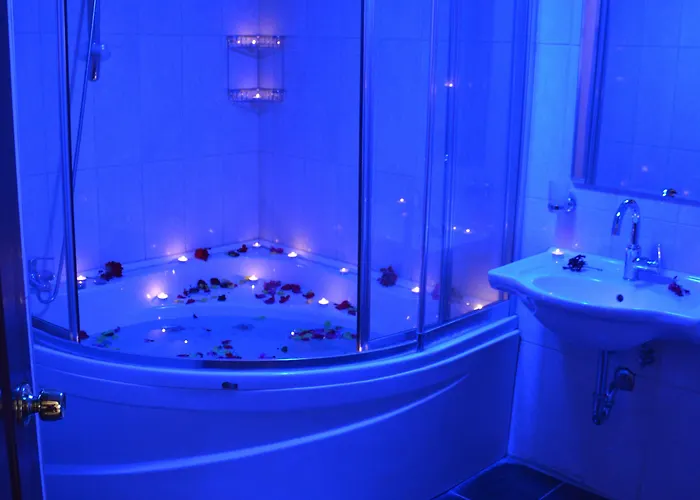 Parlamenter Hotel 2*