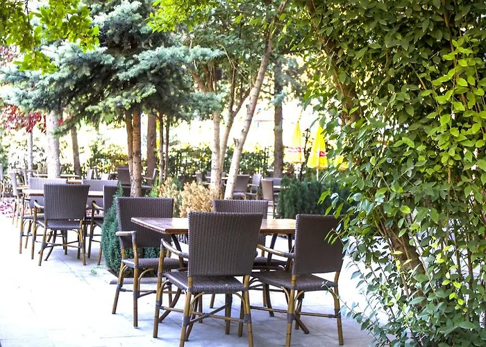 Parlamenter Hotel 2*